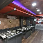 Oyo 8433 Hotel Myra